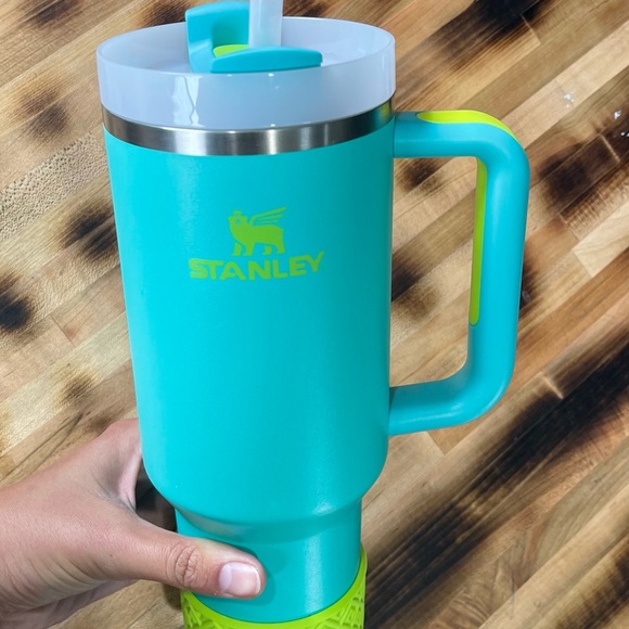 Stanley Heat Wave Quencher - Picture 1 of 3